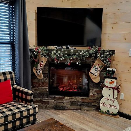 Lil Cabin In The Cove! Mtn Views, Theater, Hot Tub, Games, King Beds, Prime Location! Sevierville Exterior foto